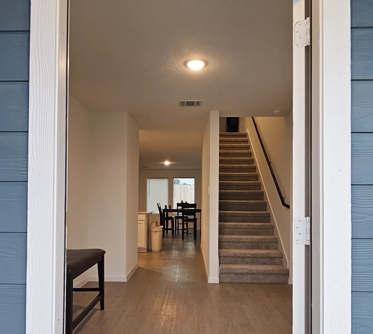4 bed, 2.5 bath, 2173 sqft, $2,000 — Photo 2