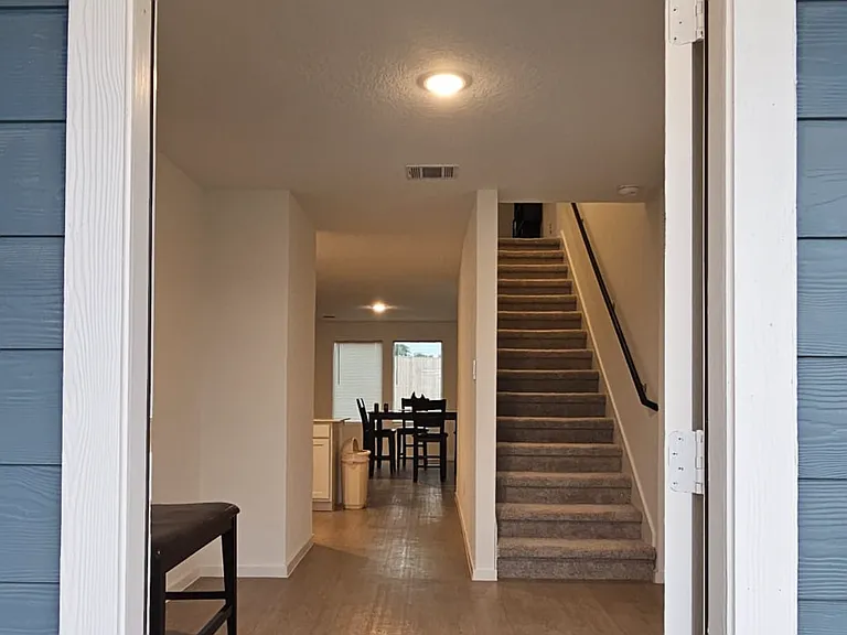 259 Ottawa Way — Photo 2