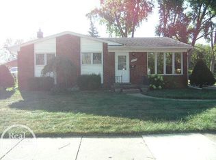 21295 Arcyle Dr, Clinton Township, MI 48035