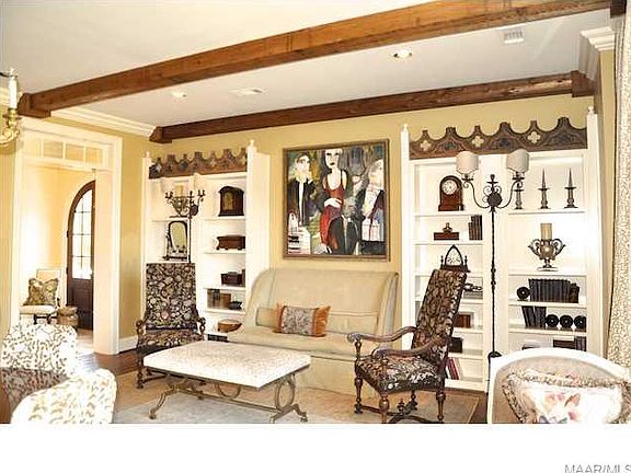 3rd image of 2020 Myrtlewood Dr