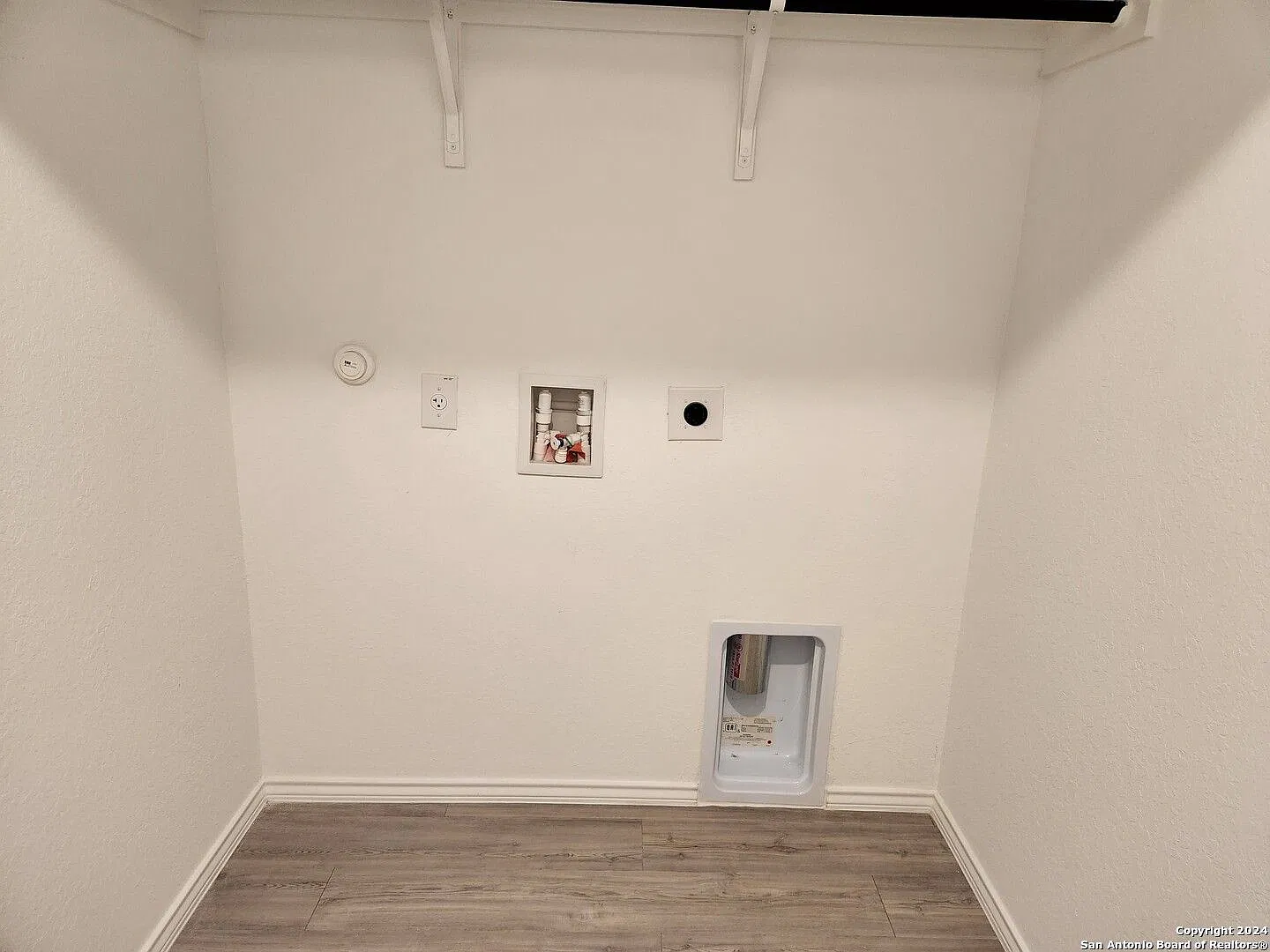 Desirable home for rent in Silos with 4 beds, 2 bath! — Photo 3