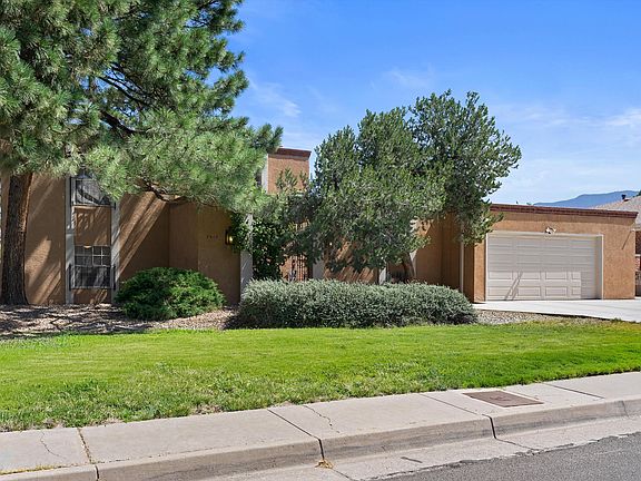 3rd image of 7517 Vista Del Arroyo Ave NE