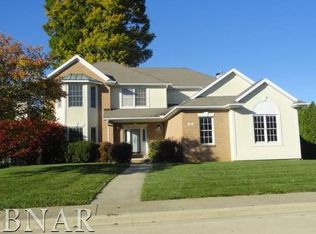 8 Scofield Ct, Bloomington, IL