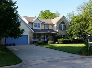 13 Bevan Dr, Kankakee, IL 60901
