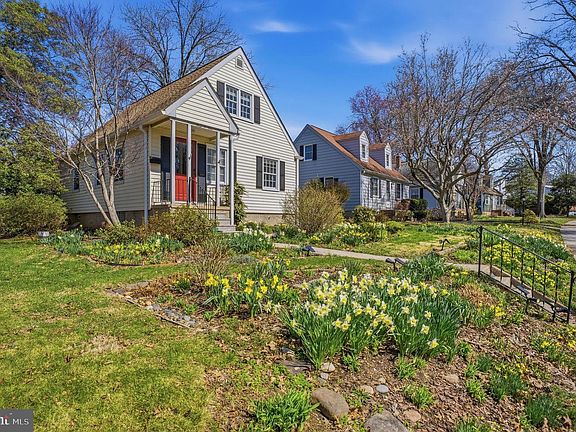 3rd image of 304 Brook Rd