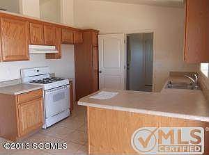 022-206346 kitchen (2)