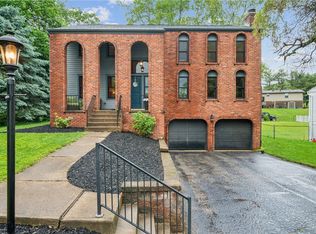 576 Shumaker Dr, Monroeville, PA