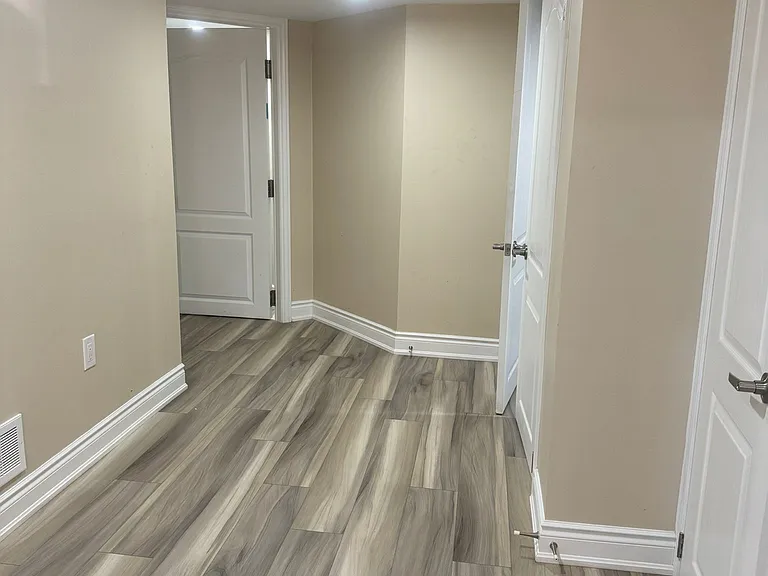 684 Linden Dr #BASEMENT — Photo 14