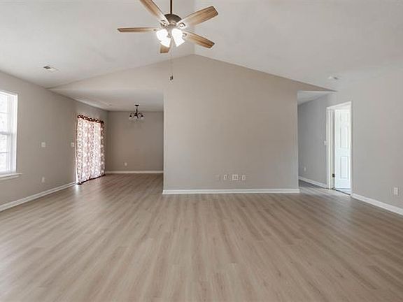 3rd image of 151 Stockbridge Dr