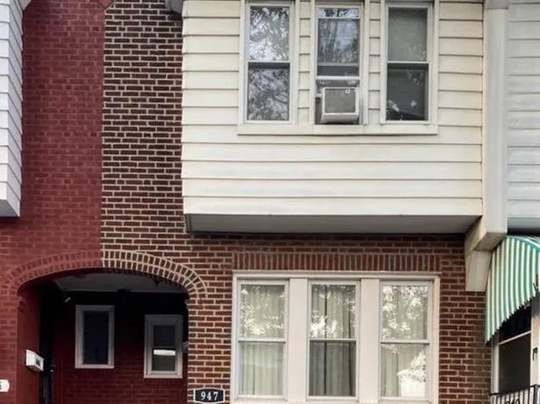 947 Carver St, Philadelphia, PA 19124