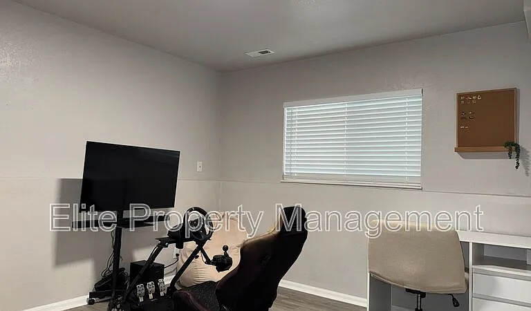 1150 S Los Charros Dr — Photo 26