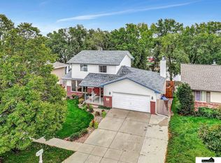 1537 Hilltop Rd, Lincoln, NE 68521