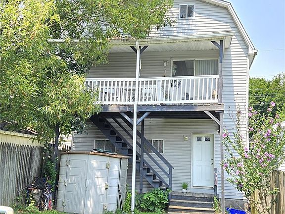 4th image of 438 Bridge St