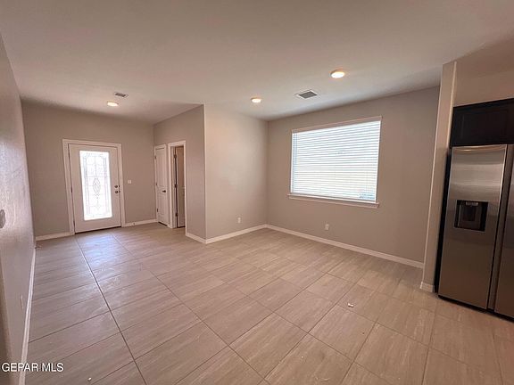 5th image of 10705 Walden Pond St
