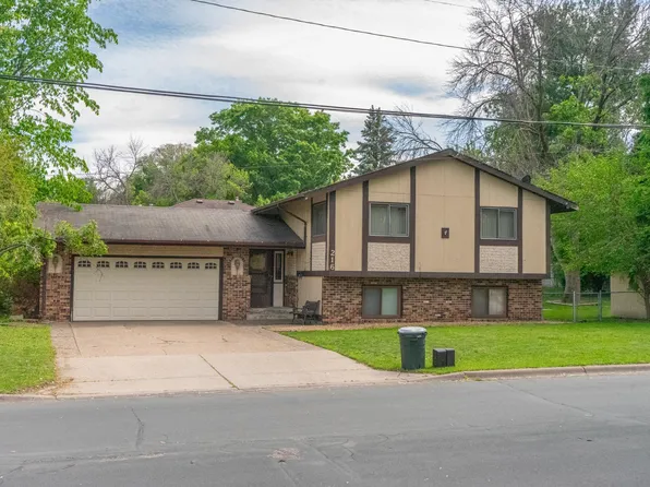 216 Logan Ave E, West Saint Paul, MN 55118