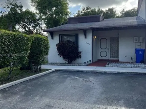 3624 SW 68th Ln, Hollywood, FL 33023