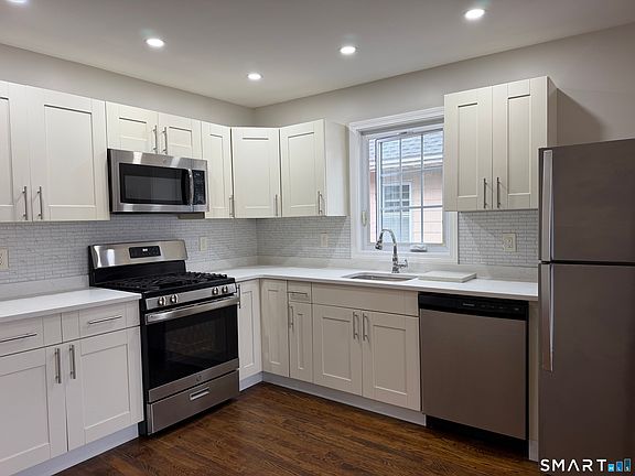 4th image of 272 Federal St