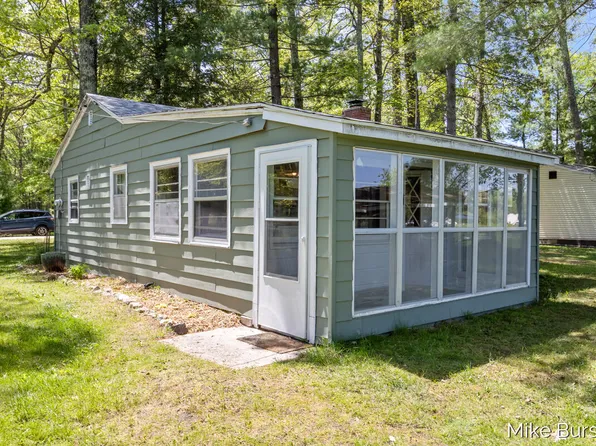 1261 W Channel St, Bitely, MI 49309