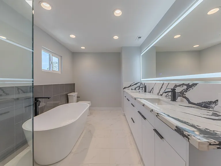 2522 Armacost Ave — Photo 25