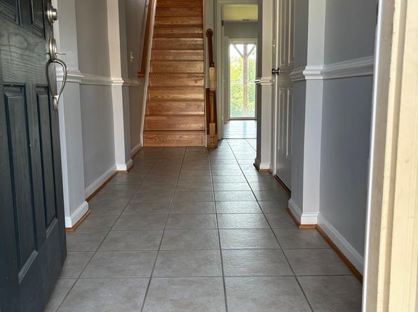 15711 John Diskin Cir