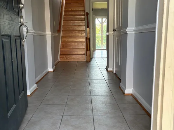 15711 John Diskin Cir, Woodbridge, VA 22191