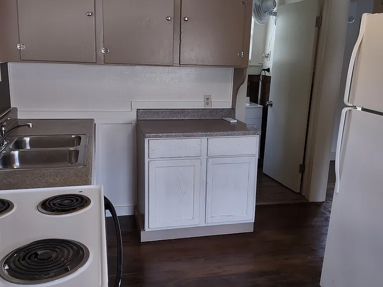 1208 Bartholomae St #A — Photo 12
