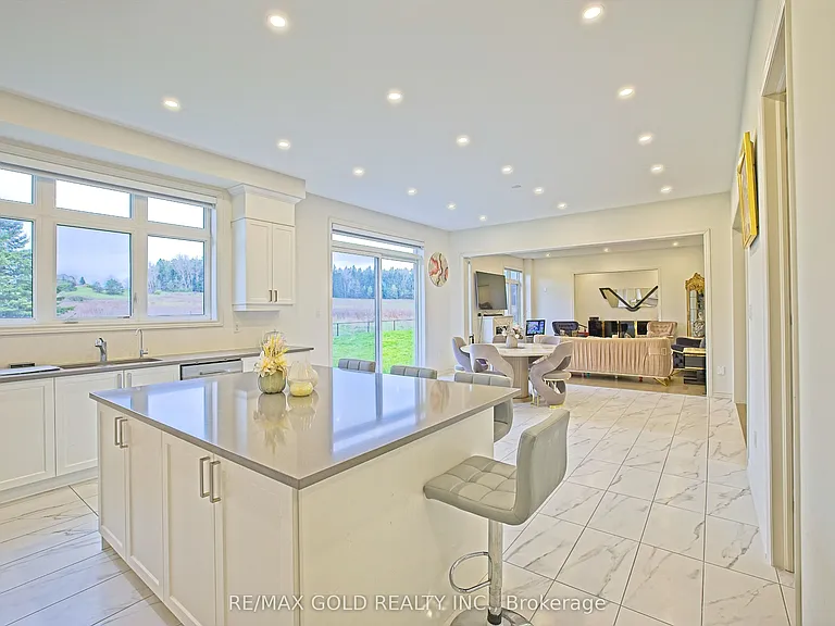19 Marigold Blvd — Photo 20