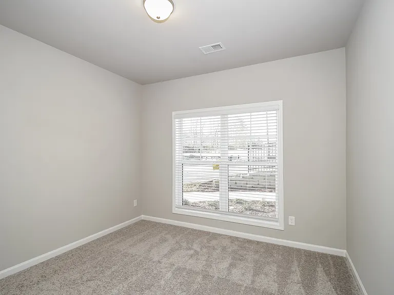 552 Elliston Pl — Photo 11