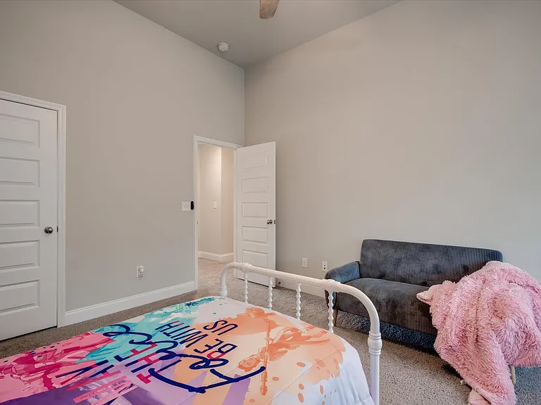 707 Navan Ln — Photo 27