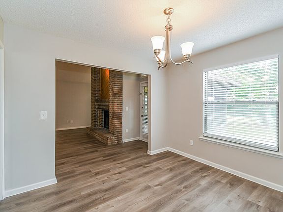 5th image of 10074 Delano Dr E