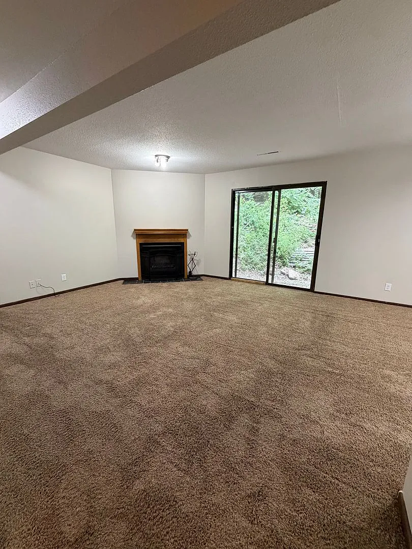 3401 Blackhawk Rd Rock Island, IL — Photo 2