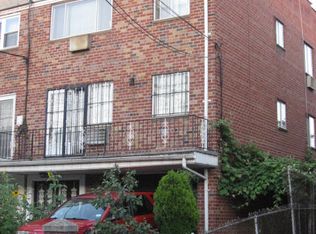 2561 46th St, Astoria, NY 11103