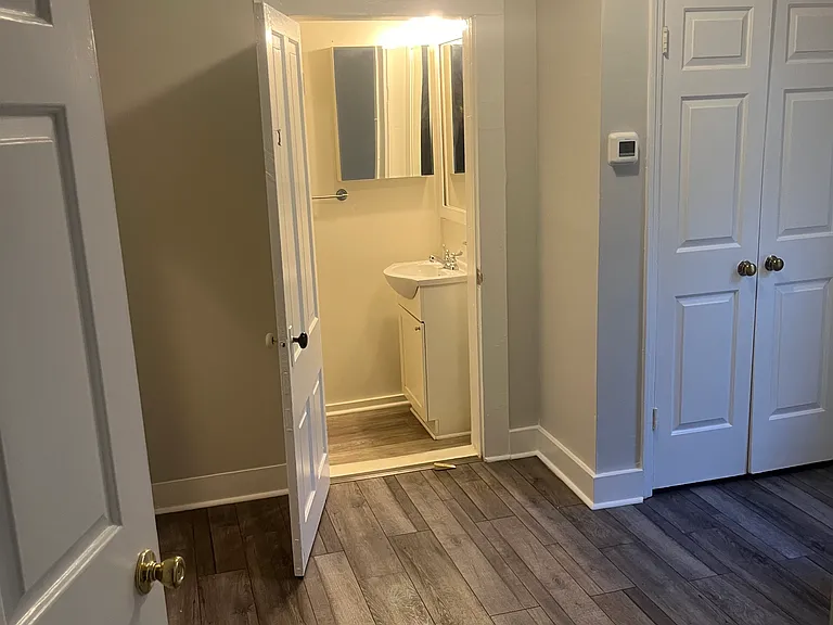 310 N Bennett St — Photo 14