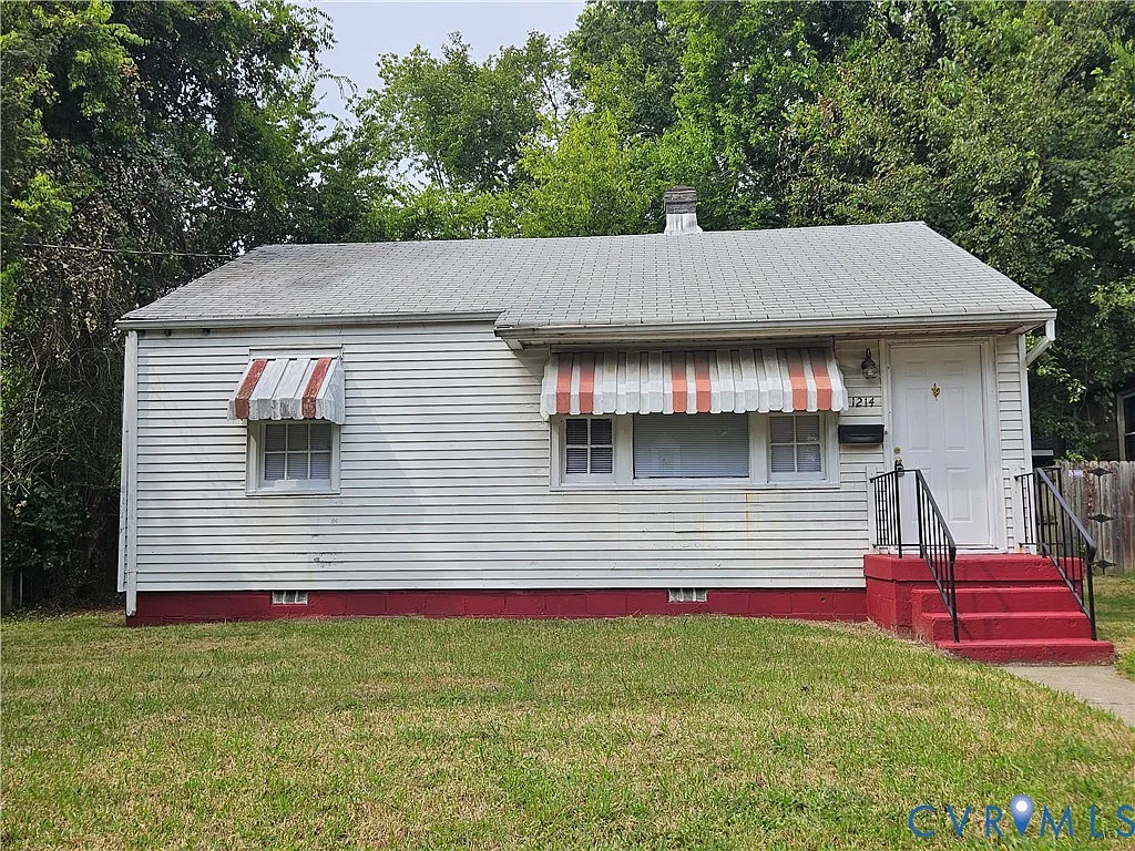 2 bed, 1.0 bath, 744 sqft, $1,050 — Photo 1