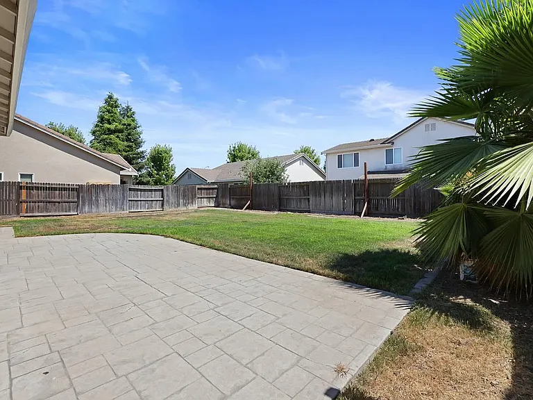 1520 Esplanade Dr — Photo 14