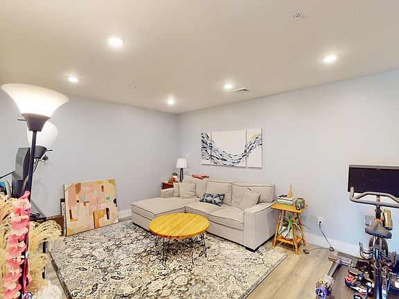 2nd image of 55 W 5th St Penthouse 606