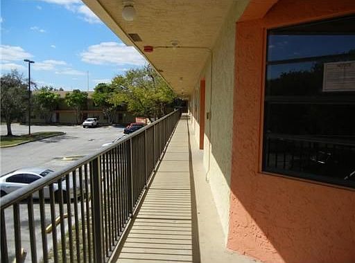 2nd image of 4032 Lakeside Dr