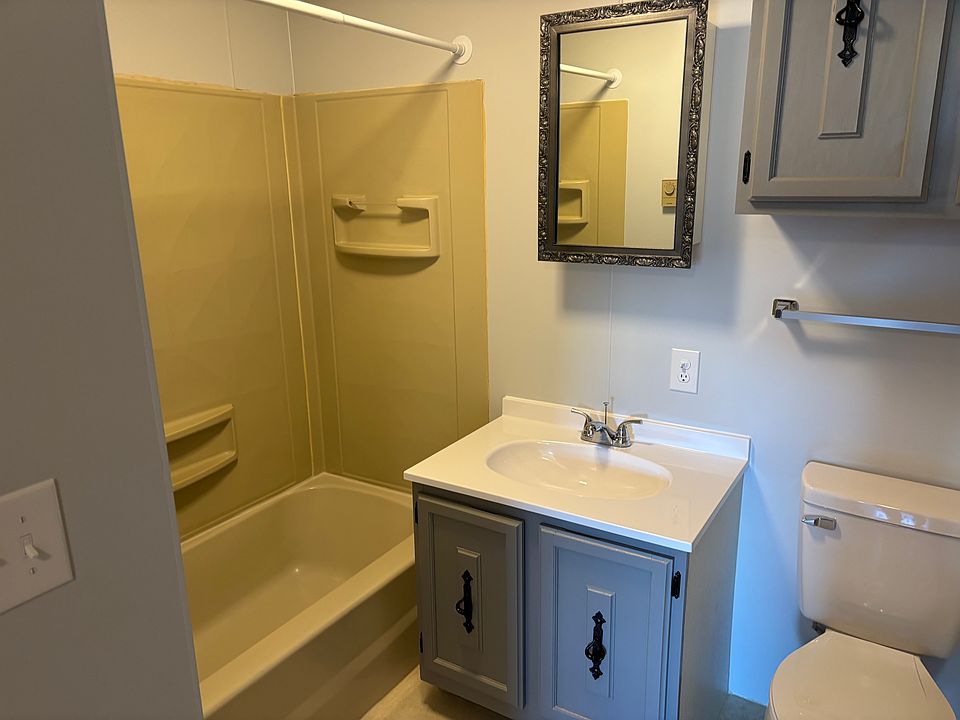 2nd image of 117 S Washington St #301