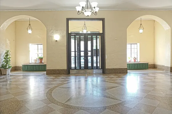 Rented by Compass | media 22