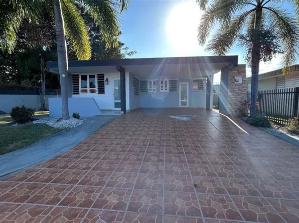 107 Blq G1 Urb Villa Universitaria Calle Catolica, Aguadilla, PR 00603