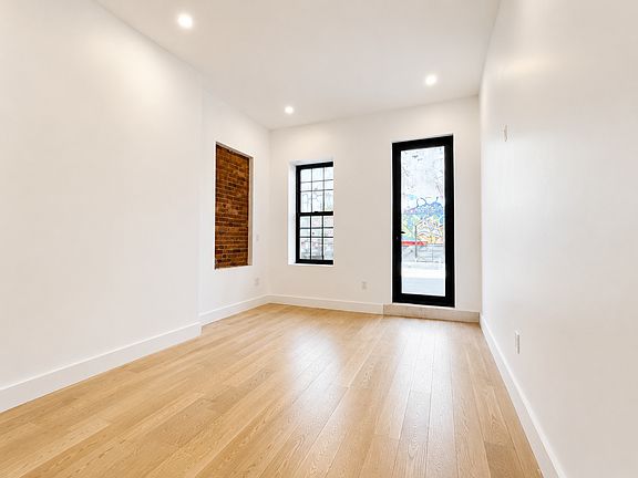 3rd image of 50 Graham Ave Unit 1
