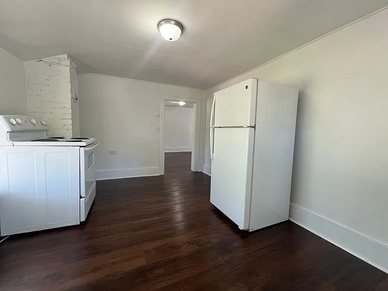 621 W Jones Ave #A — Photo 9