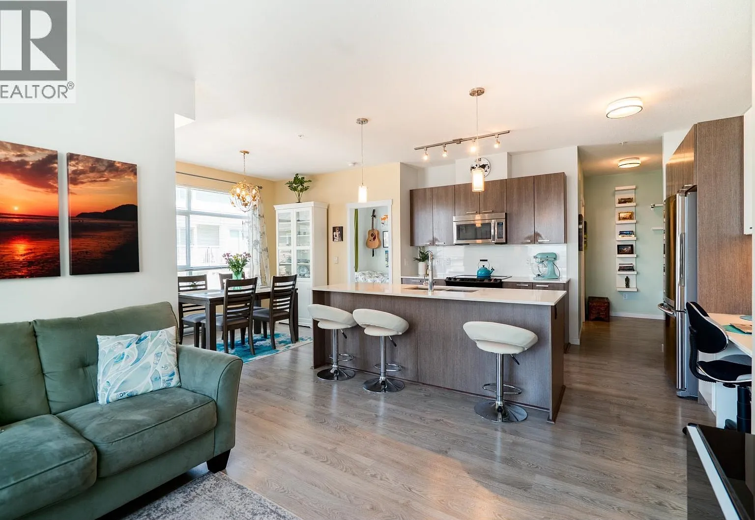 2 bed, 986 sqft, $2,950 — Photo 1