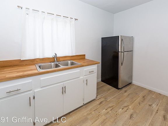 4th image of 326 E Avenue 28