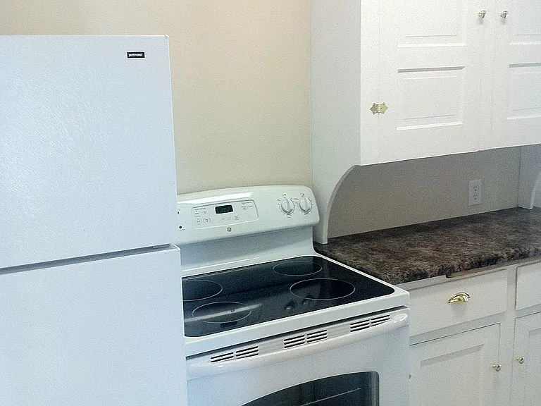 129 N 36th St #4 — Photo 3