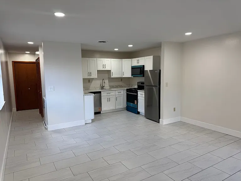 1748 Jancey Street — Photo 7