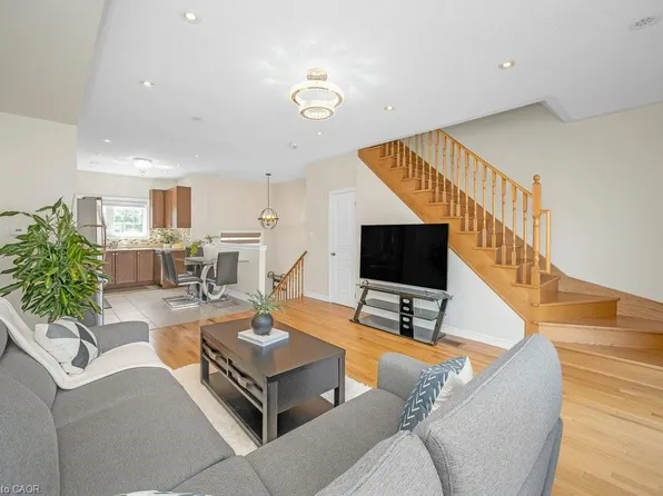 34 Aspen Hills Rd, Brampton, ON L6Y 6E4