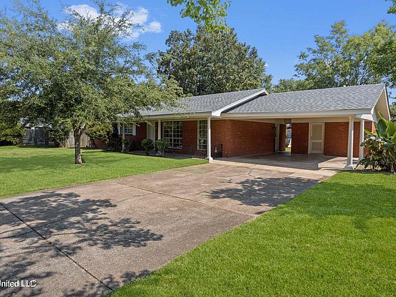 2nd image of 2508 Shady Ln