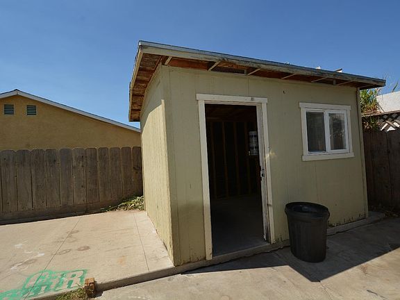 5th image of 7087 Manor Ave