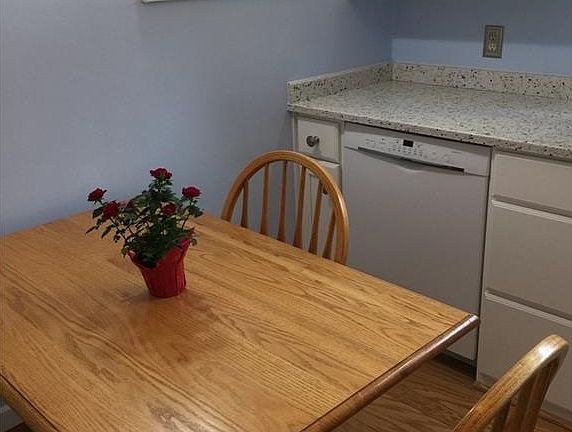 3rd image of 6784 Bancroft St